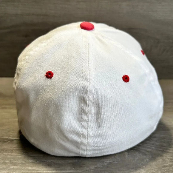 Red & White “B” Hat Flex Fit - Picture 3 of 5